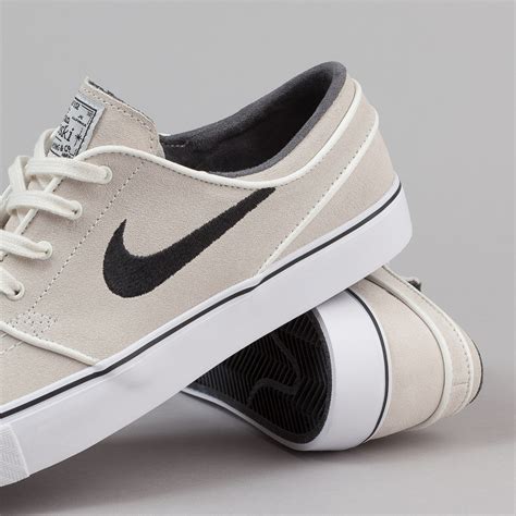 nike janoski black and white.